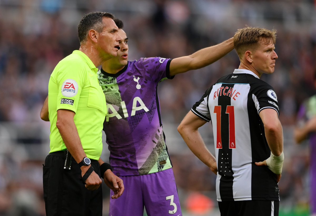 FabrizioRomano's tweet photo. Sergio Reguilon: “The fans say: ‘Stop, stop!’… I saw the fan lying down, and one man [giving him CPR], I was very nervous. I went to the referee and said we cannot play, stop the match”. ⚪️👏🏻 #THFC #Reguilon https://t.co/GhxZqwBkDs