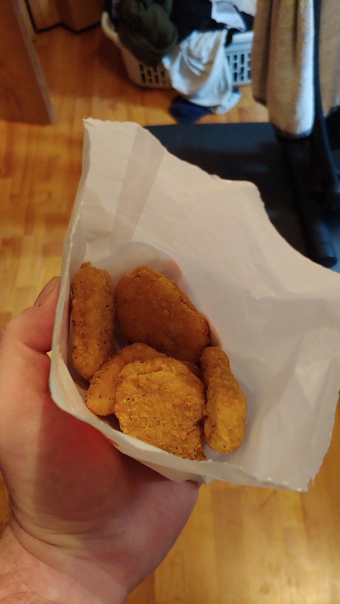 Was really excited to try out <a href="/BurgerKing/">Burger King</a>'s new #ghostpeppernuggest only to end up with either really not-spicy ones, or regular nuggets. I'm pretty sure it's the latter.