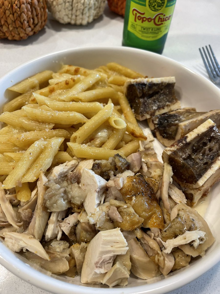 Jungle__Jay's tweet photo. Protein dominant, nutrient dense lunch
Chicken thighs, bone marrow, pasta + cheese π§
+ some wealth water
#ChefAlexChallenge @alexfeinberg https://t.co/fxB2v99CTv