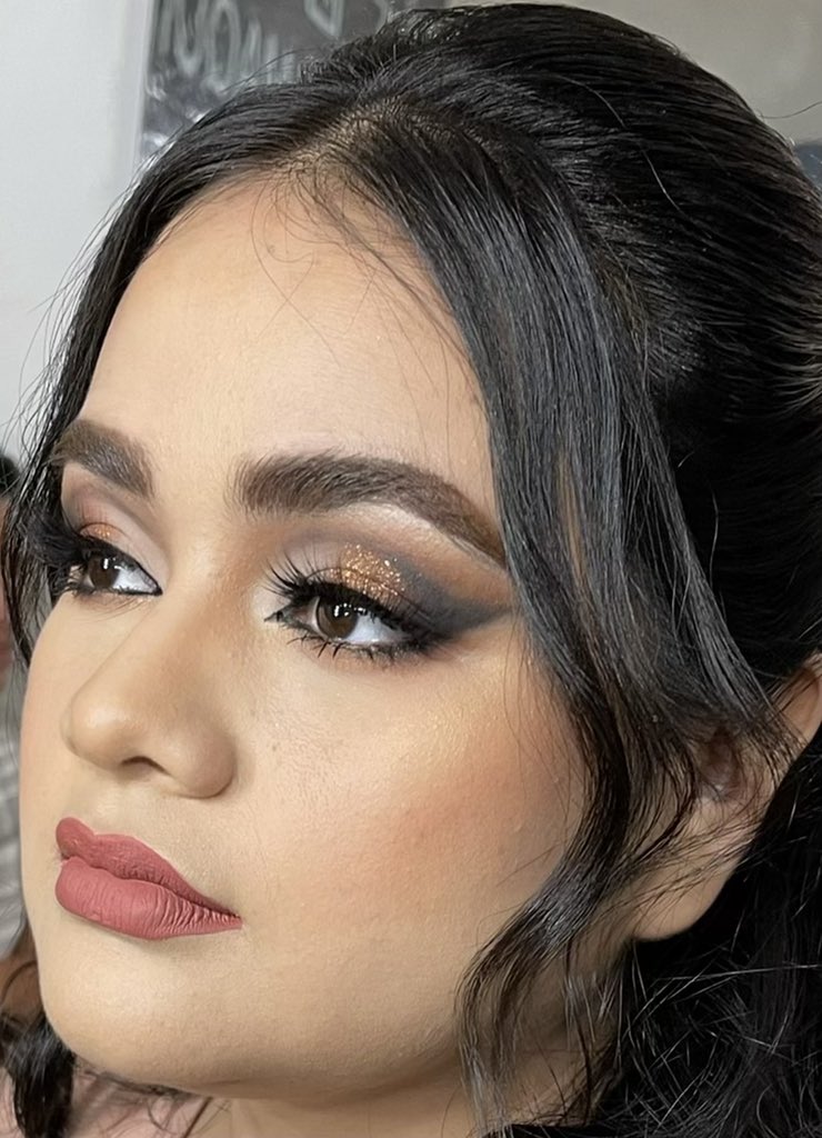 pymfabybarrera's tweet photo. #pymfabybarrera #makeup #makeupart #makeupartist #maquillaje #hairstyle #peinado #pymfb #mexico #mua https://t.co/2joyt6r6hM