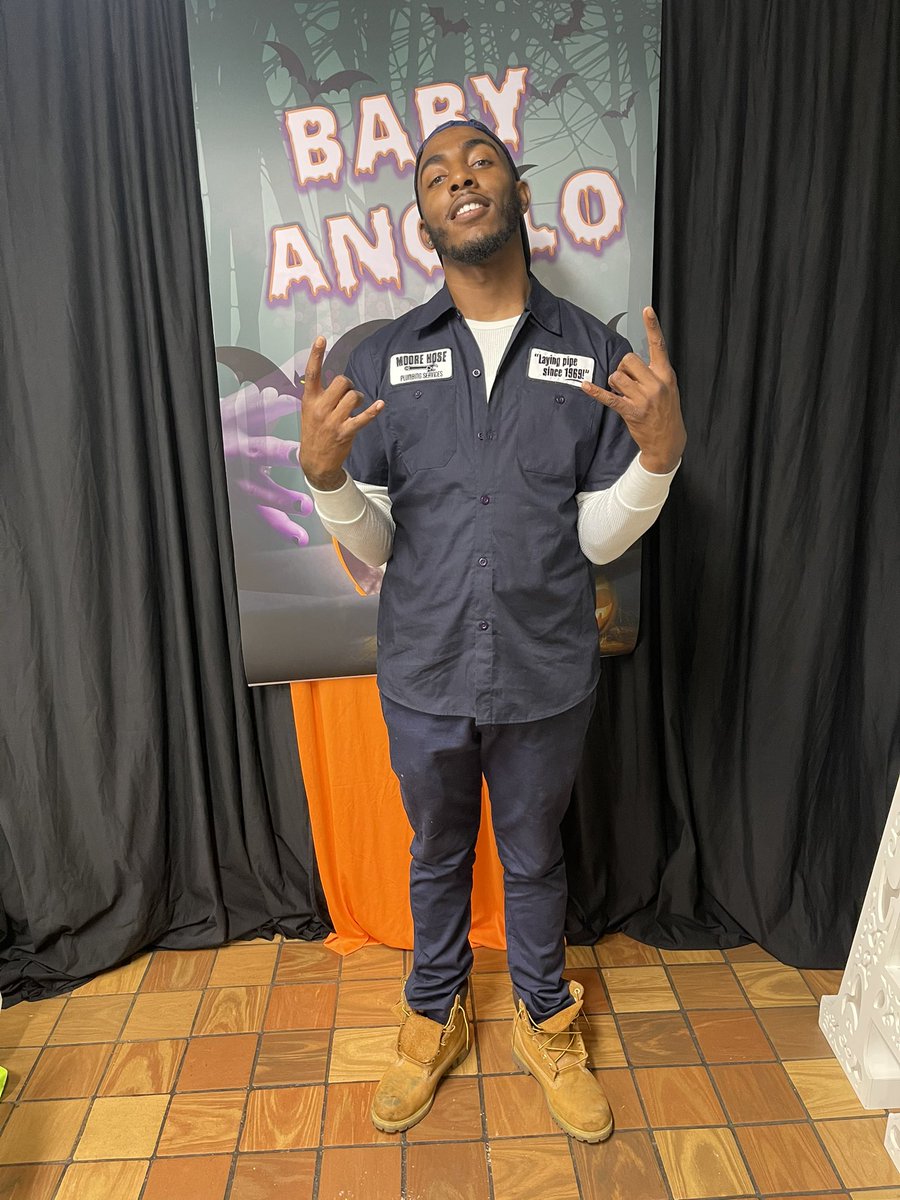 elodadon8's tweet photo. LOOOSKIII DA PLUMBER🧰🛠 https://t.co/cMAYPp8HSn