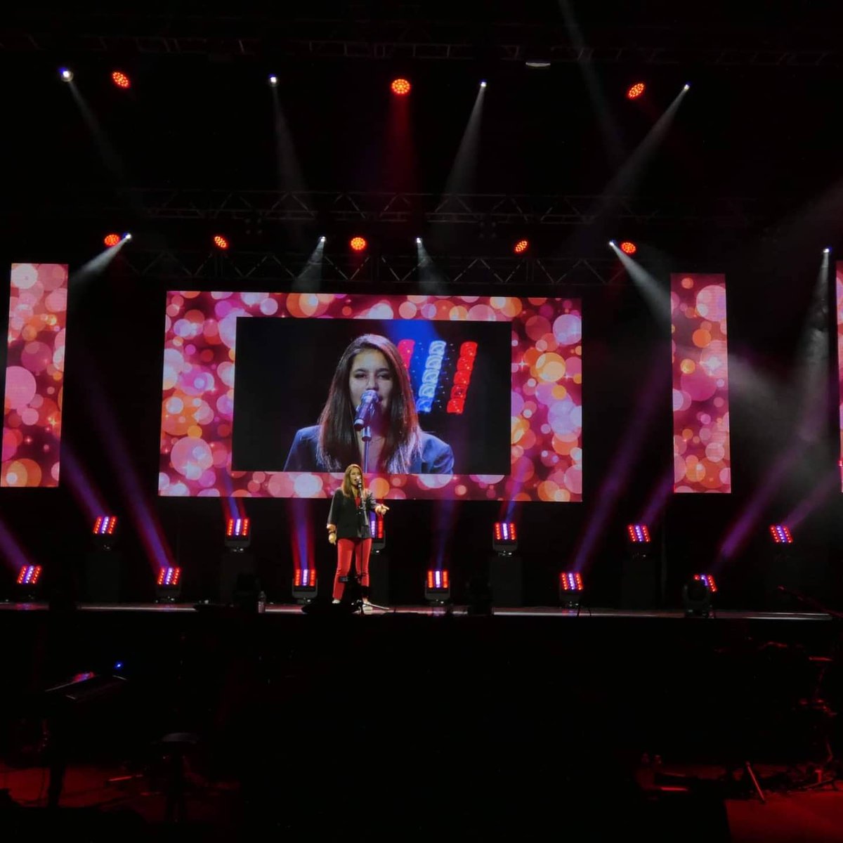 LalyKimchante's tweet photo. Chanter au Dôme de Marseille ❤🤩
#dome #Marseille #quartiersenlettrescapitales #concert #chanteuse #thevoicekids https://t.co/Hf0uIn6Roj
