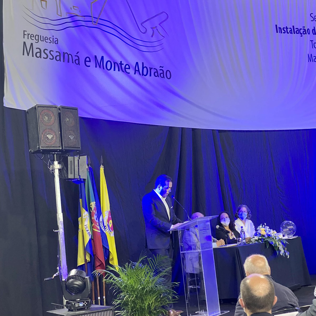 RBaptistaLeite's tweet photo. Parabéns @Francisco___92 e a todos os eleitos do PSD e CDS que tomaram posse na Assembleia da União de Freguesias de Massamá e Monte Abraão. Como disse o Francisco, vão trabalhar com vista a resolver os problemas com que se confrontam diariamente as pessoas. O futuro começa hoje! https://t.co/N7Waj0UtEV