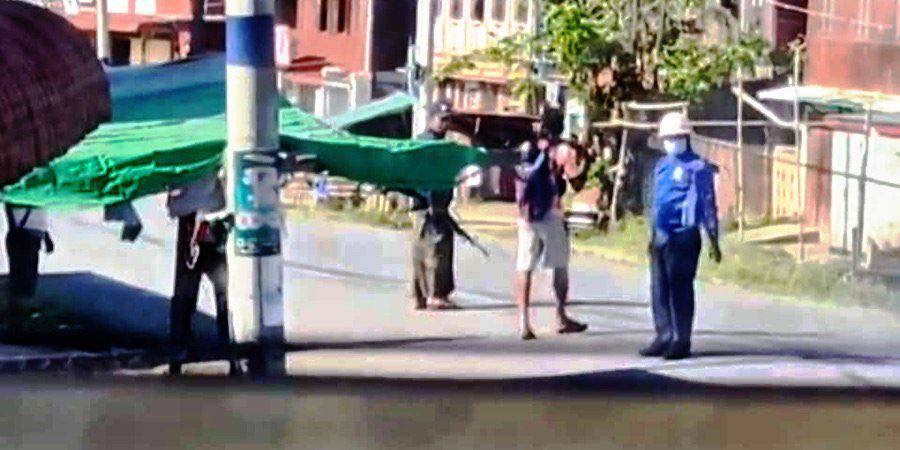 2021Revtweets's tweet photo. SAC terrorists forcibly abducted 7 innocent youths on Oct 14 &amp; 3 on Oct 15 in Mogok Tsp while electricity was cut off.
LEGALIZATION OF NUG
#Oct17Coup  
#WhatsHappeningInMyanmar https://t.co/irXRw930S9
