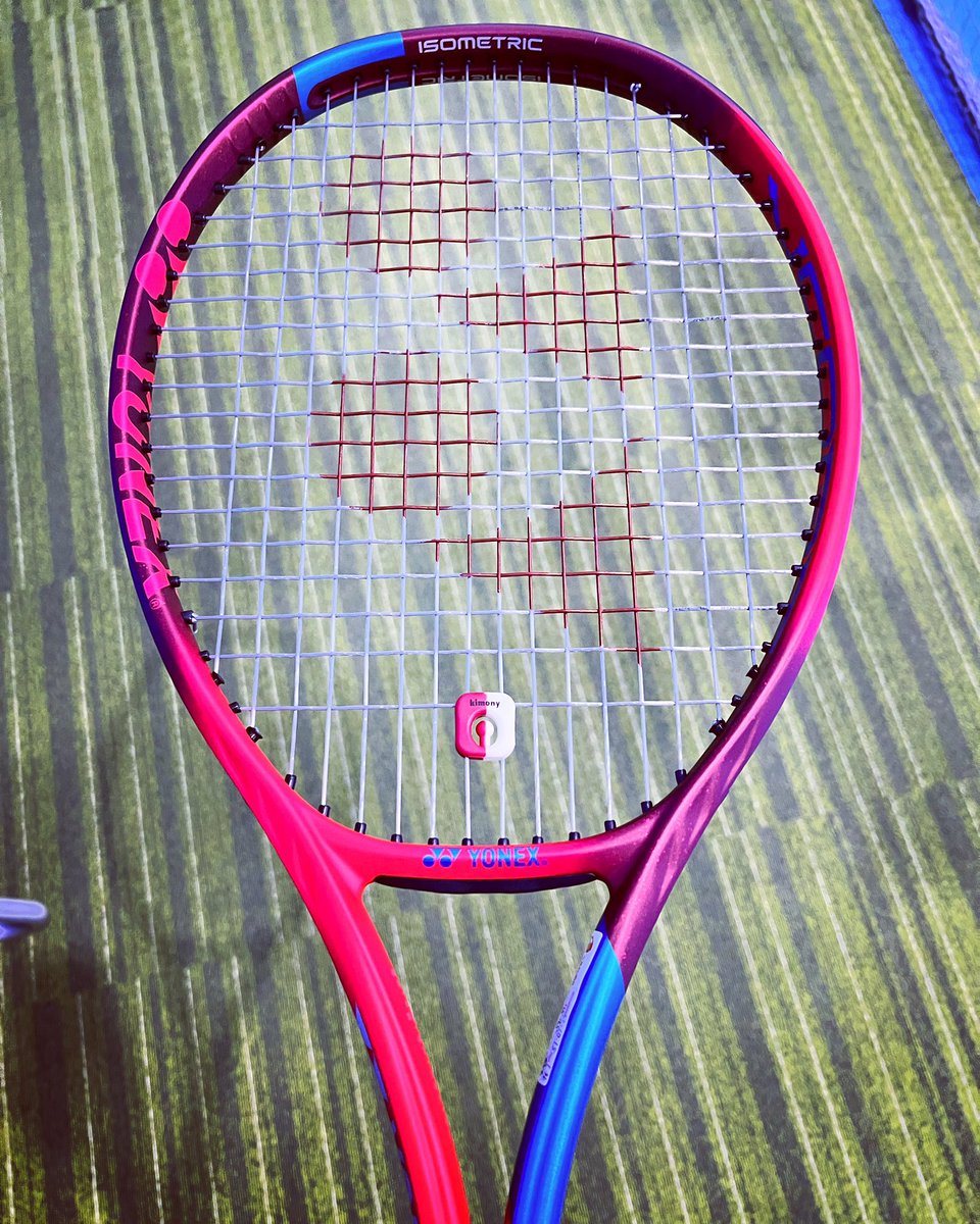 teru4454's tweet photo. 深夜の #修行 だん🎾
YONEX VCORE 100 2021
ダブルス
雁行&amp;ポーチ
VCORE守備力高し！
時々パワーあり過ぎて抜けちゃうのは技術不足😅
#跳弾道スピン 
#VCORE
#ヨネックス 
#yonex 
#farbeyondordinary
#luxilon
#ポリポリ
#アルパワー史上最強説 
#ALUPOWER
#ALUPOWERROUGH
#kimony
#tennis
#テニス https://t.co/EsxdbgtLAC