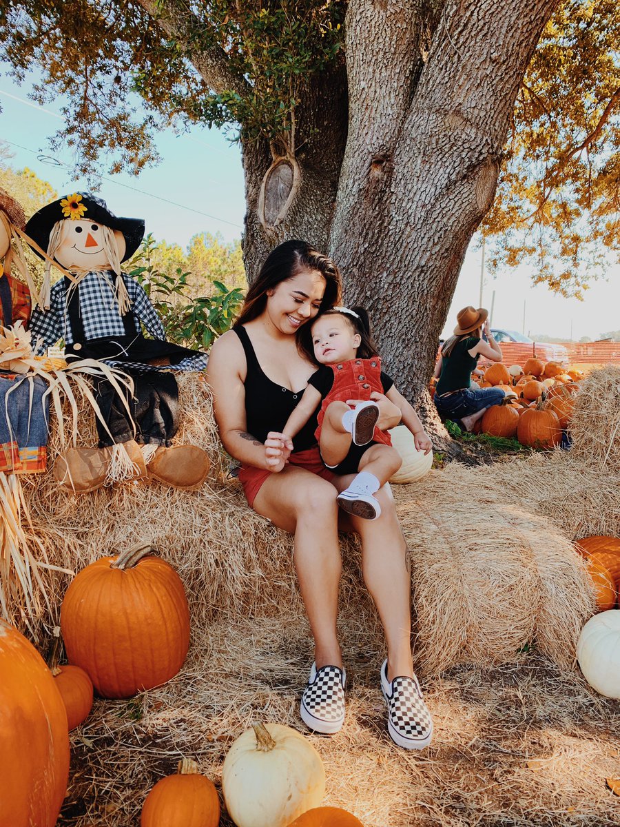 teilianapthomas's tweet photo. My besties. I love you both so much 🧡 https://t.co/3QWgSOm0HG
