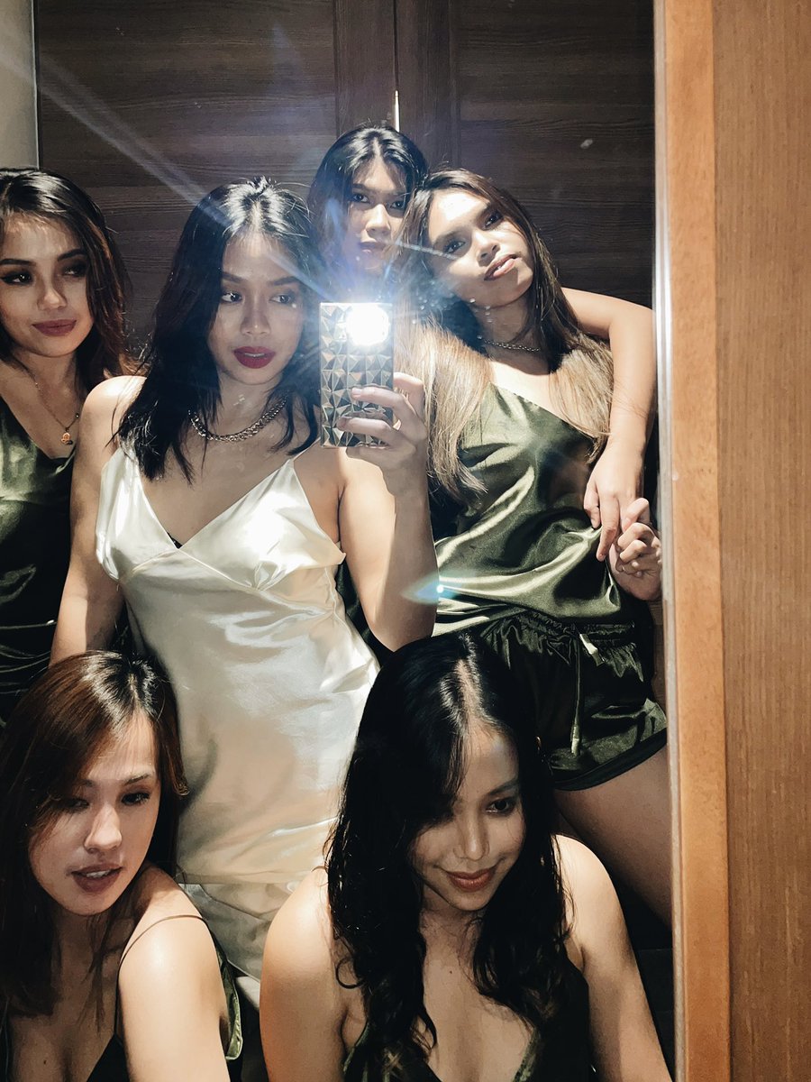 jonabananas's tweet image. b r i d a l   s h o w e r 🥂#mstomrs