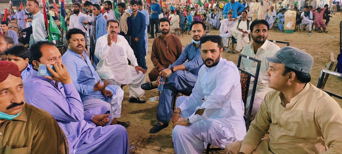 qaisar_panhwar1's tweet photo. پاکستان پیپلز پارٹی ایم پی اے ماتلی کوآرڈینیٹر سردار محمد صالح ھالیپوٹو، سٹی ماتلی صدر حاجی رضوان قائم خانی، ٹیم ڈاڈا محمد ھالیپوٹو باغ جناح کراچی جلسے میں موجود۔
#PS70 #Matli https://t.co/k2MmcUXoSP