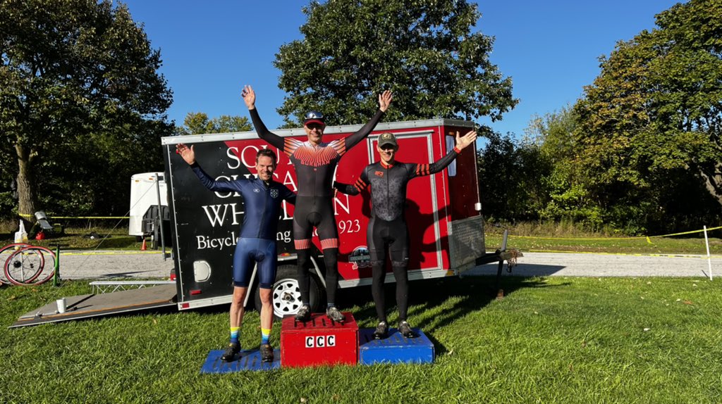 ChiCrossCup's tweet photo. #GlenwoodCX Masters 35+
🥇Knauff @burnhamracing
🥈Schuda @F3cycling
🥉Gordon @PonyshopCXteam https://t.co/yfdAk2fPs0