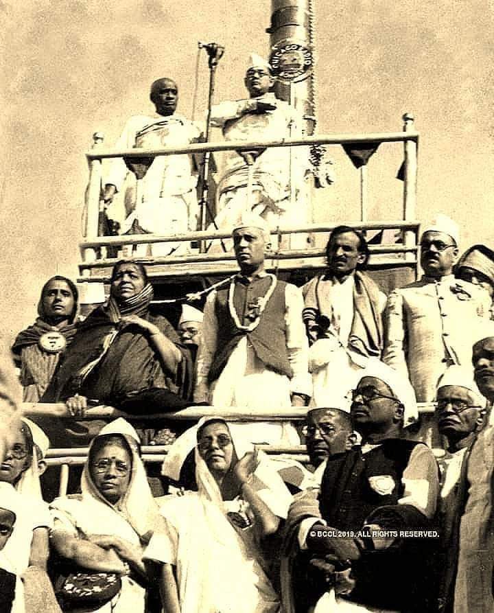 itendrachaubey's tweet photo. बहुत सोचा क्या लिखूं फिर सोचा आज ये फोटो ही काफी होगी ये बताने के लिए की वो क्या थे।।
🙏#नेताजी_सुभाष_चन्द्र_बोस
@arjunbhatigolf @avanindra43 @rakesh_bstpyp @YogiDevnath2 @BJP4India @JhaGunjesh https://t.co/TH4jbYHBDd