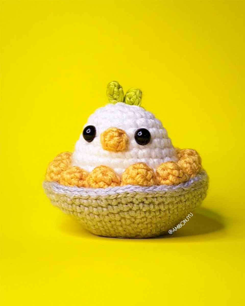 I crocheted a Bird Mango Bingsu! For more updates on its pattern release, you can check my instagram or ko-fi!