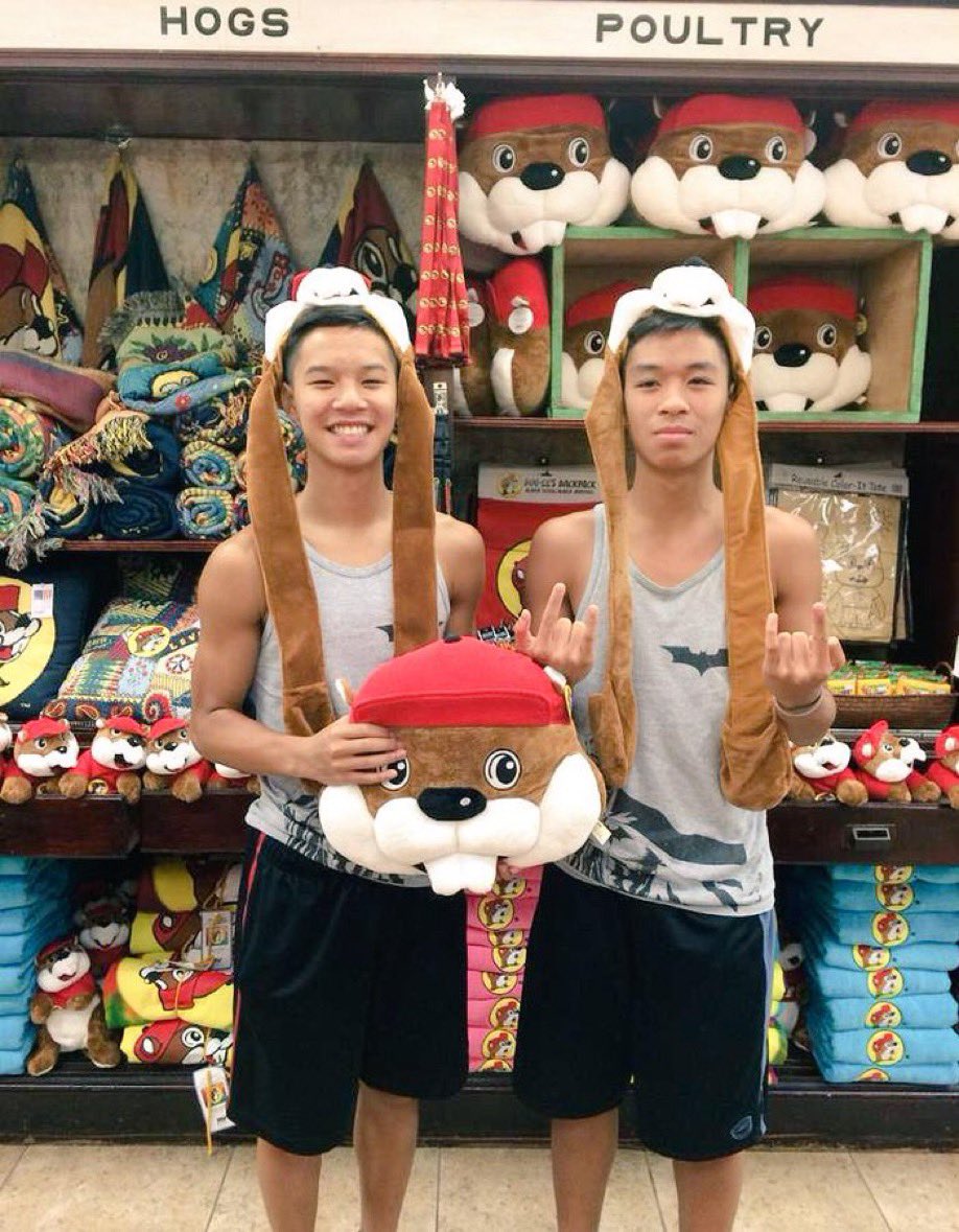 Anguyenballer's tweet image. My other half. My twin. My best friend. There’s not a single person who doesn’t know how close knit we were as bestfriends . I miss u so fucking much that it hurts to breathe. I know ur in a better place so say hi to Ong for me. Sleep well little bro I’ll see you in the future :)