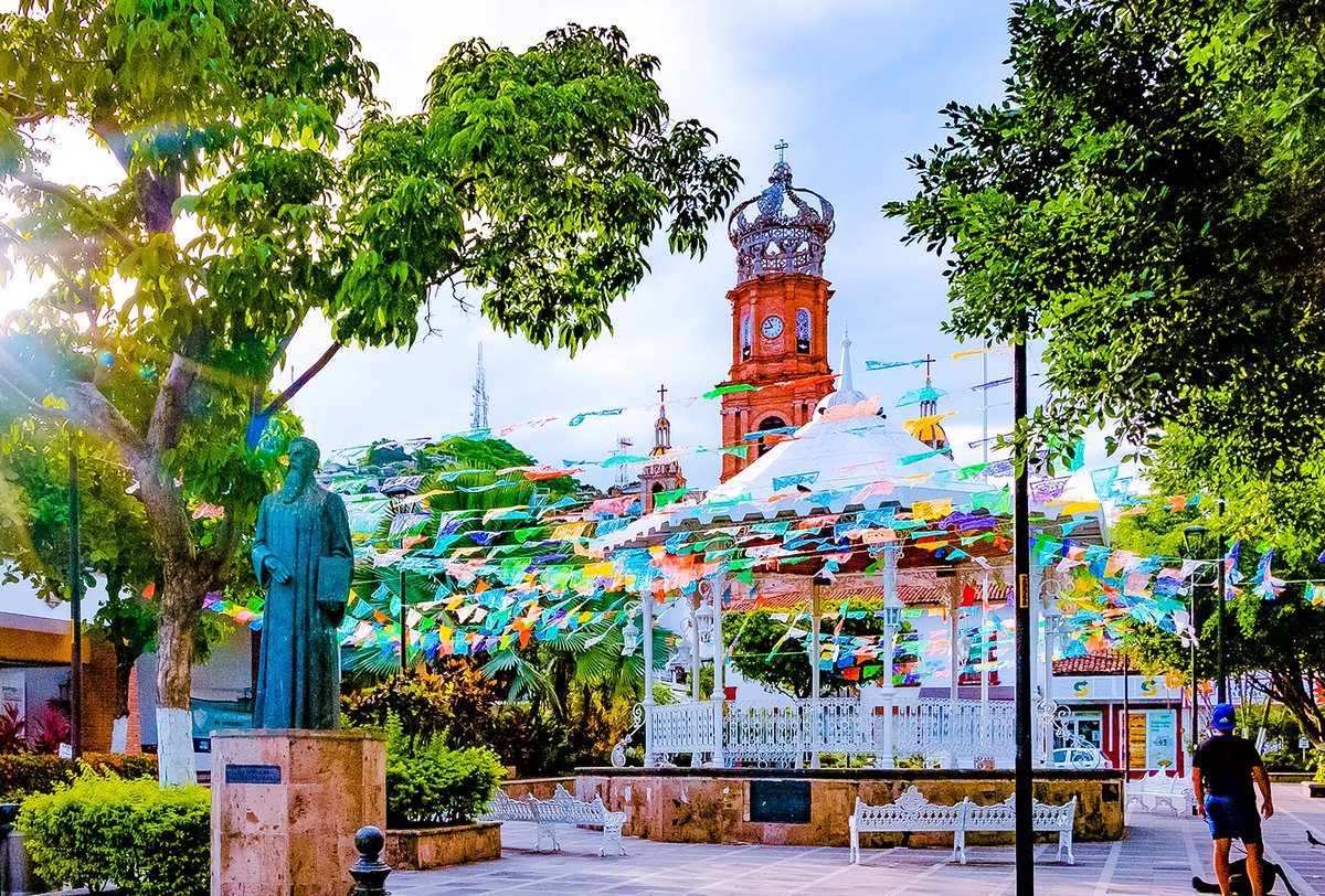 PuertoVallarta's tweet photo. If you pay attention to all the sounds when walking towards Our Lady of Guadalupe Parish you’ll notice the rhythm that surrounds a morning in downtown #PuertoVallarta. What sounds brings you back here? 

Revive our essence, #RevivePuertoVallarta https://t.co/tw0AppMufm