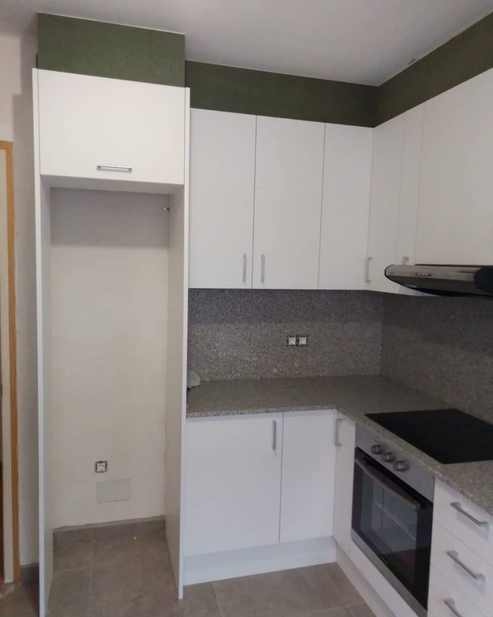 FusteriaL's tweet photo. Reforma de cuina acabat blanc mat.
□
At work 🌲🔨
#emuca
#blum
#viefe
@FusteriaL
@FustesEsteba
@GremiFustaMoble
@AcebBergueda
@AcebSuma
@FomentTreball https://t.co/AjiN211nTE