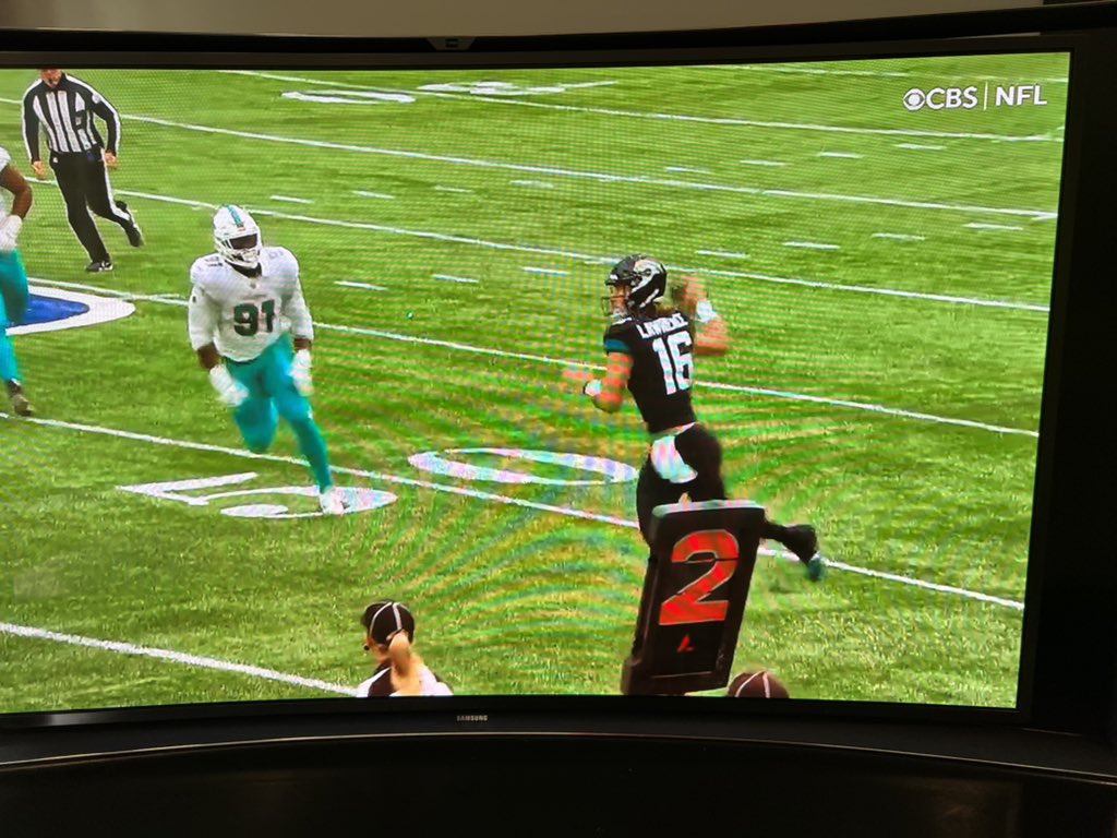 Just watching some <a href="/NFL/">NFL</a> football, and there is <a href="/BSNSPORTS/">BSN SPORTS</a> on the sidelines in London. #theheartofthegame