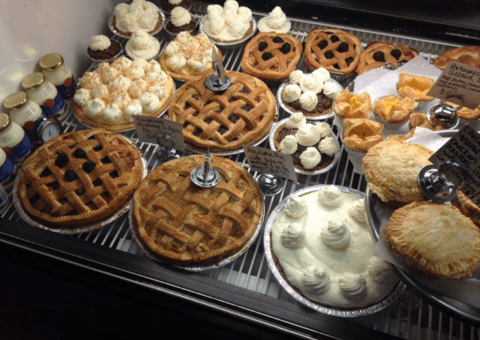 tom4sanders's tweet photo. So in the U.S. October is employee ownership month and everywhere I go I am noticing the pies. Why?  Because at 100% employee-owned companies like #HDR we all own a piece of the pie!  #MustBeABigPie
#ItsVeryBig  #AndAGreatValueToo  #ESOPsAreJustBetter #AtEverything https://t.co/cPnAE6xNH6