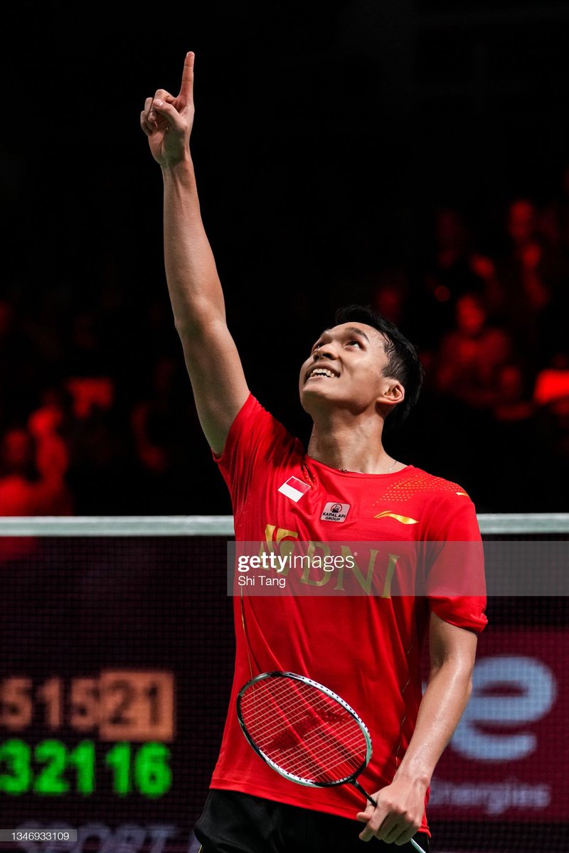 JUARAAAAAAA!!!!  

Jonatan Christie vs Li Shifeng 21-14, 18-21, 21-14. 

3 INA vs CHN 0 

PENANTIAN 19 TAHUN BERAKHIR. GELAR NO 14. 

INDONESIA ADALAH NEGARA TERSUKSES DALAM SEJARAH THOMAS CUP!!!!
