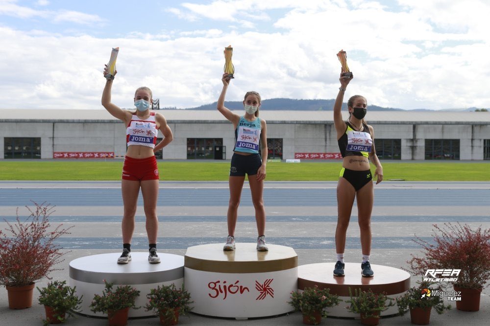 ✔️😱

El <a href="/CA_Vic_1929/">Club Atlètic Vic</a> aconsegueix la 🥈 en el Campionat d’Espanya sub14 per equips

👉 El conjunt d’Osona suma 821 punts en dues jornades disputades a Xixón/Gijón

📸: <a href="/atletismoRFEA/">atletismoRFEA</a>
