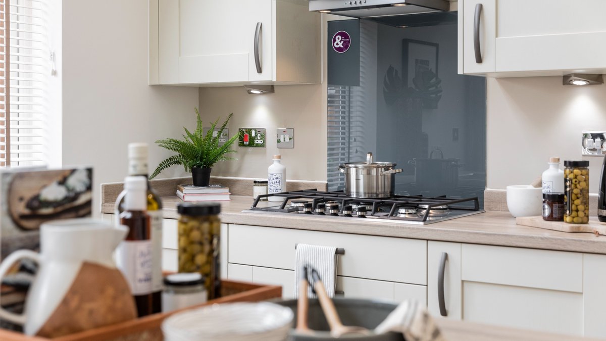 The beautiful Dunham comes with the advantage of choosing your own colour scheme - from kitchen units to bathroom tiles* - you can truly make your new house a home 🏡 

Find out more at Baberton Grange, #Nuneaton: bit.ly/3kLp8eo
*Available on selected plots. Ts&amp;Cs apply.