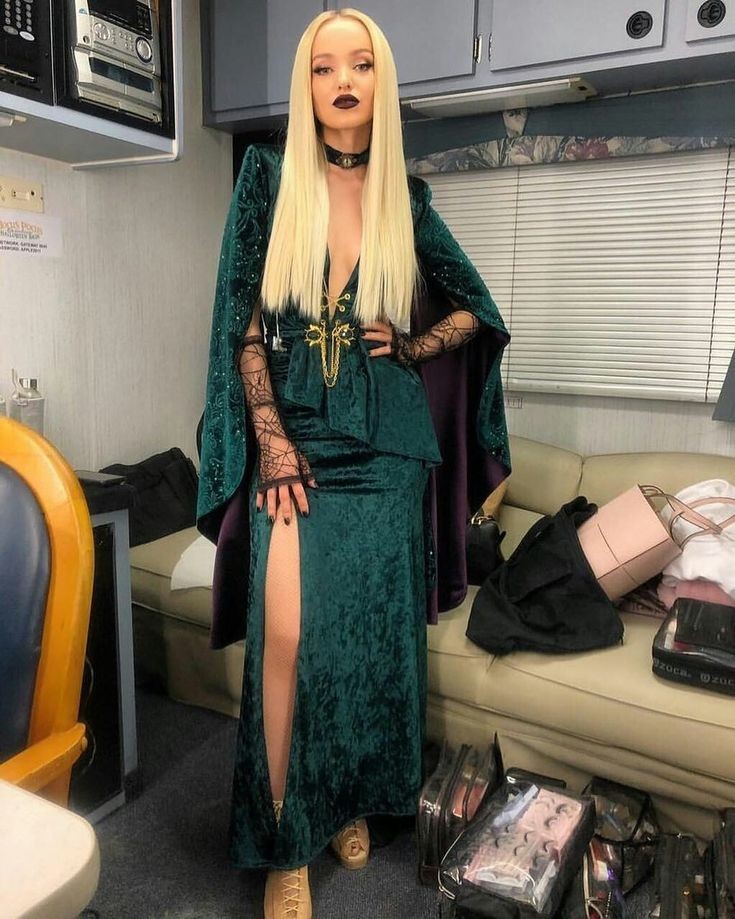 dofiathinker's tweet image. trick or treat? 🎃