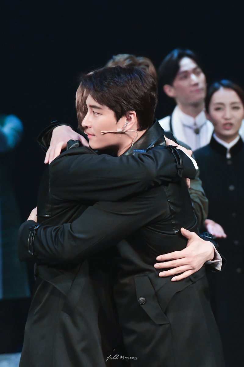 BRM_fullmoon's tweet photo. 211017 다윈 영의 악의 기원

영 가문 고소합니다.
#김용한 #민우혁 #최인형 https://t.co/iBHX4JZyFK