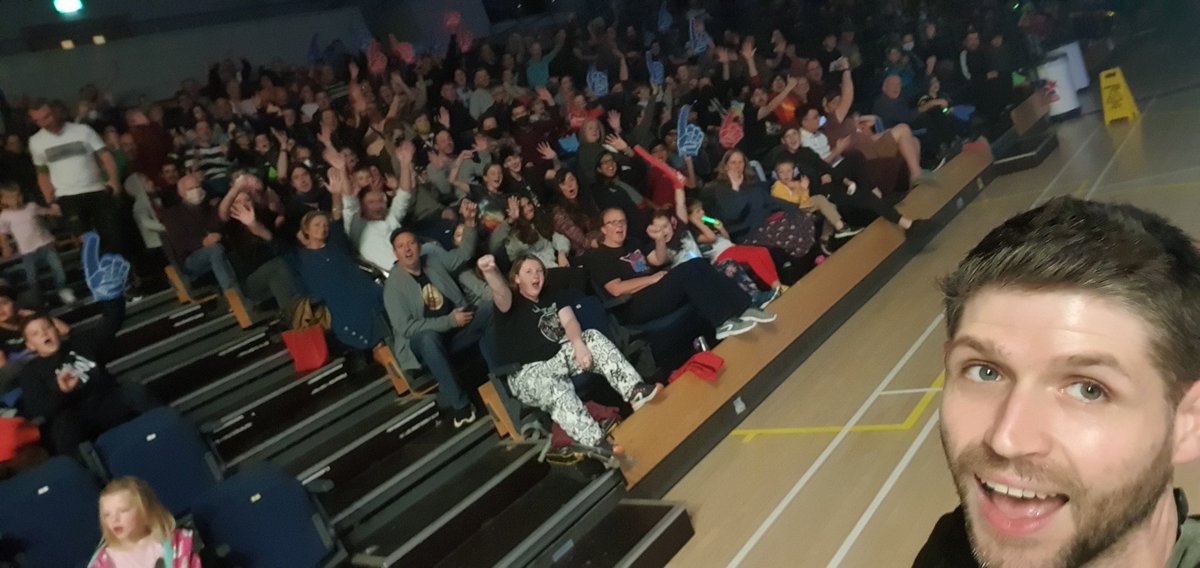 apollorobot's tweet image. Rt for the blue team! @RobotsLive