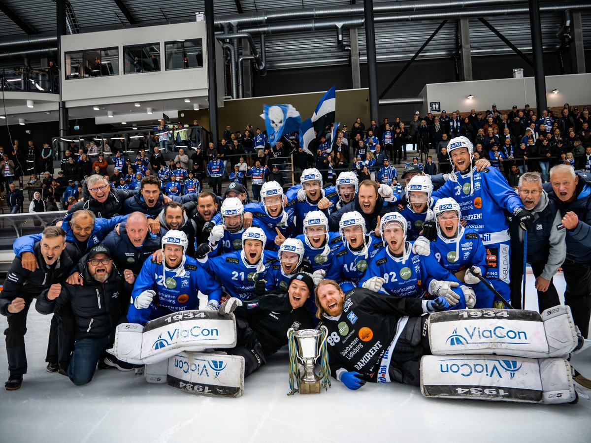 🏆🏆🏆 För andra året i rad vinner herr, dam och P19 guld i Svenska Cupen — vilken förening vi är 💙. 

#VLBK #Lidköping