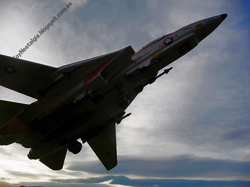 Toynostalgia's tweet photo. The #GIJOE Sky Striker Jet
Plastirama - Hasbro.
MADE IN ARGENTINA
Take OFF!!!
#Tomcat #F14 #Aircraft #jet #comandosheroicos #therealamericanheroe #Hasbro #americanheroe #americanheroe #actionman #actionjoe https://t.co/9goYY1Nhbz