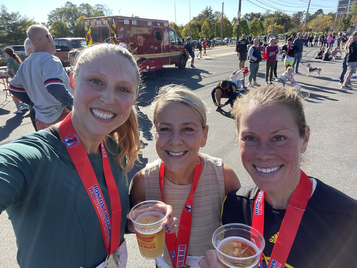 LauraDPT12's tweet photo. Beautiful day for the a Firefighter Memorial “10K” with friends! https://t.co/6XkyabSzJx