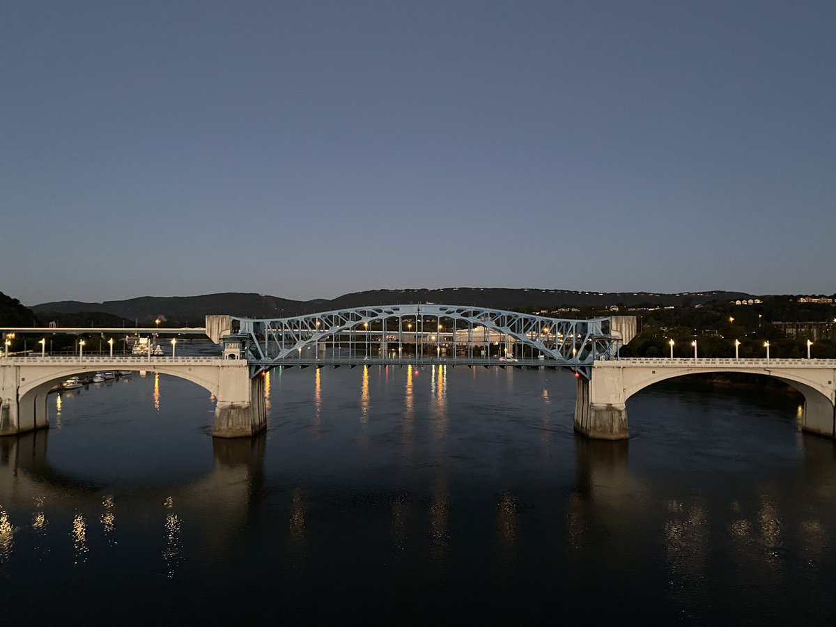 DrMarthaGulati's tweet image. Early run (as usual) but in a different locality! And with #BinkleyLove &amp;amp; #CocoBella #cardiologistwhorun 

Thanks to the @theEdwinhotel for taking such good care of us!