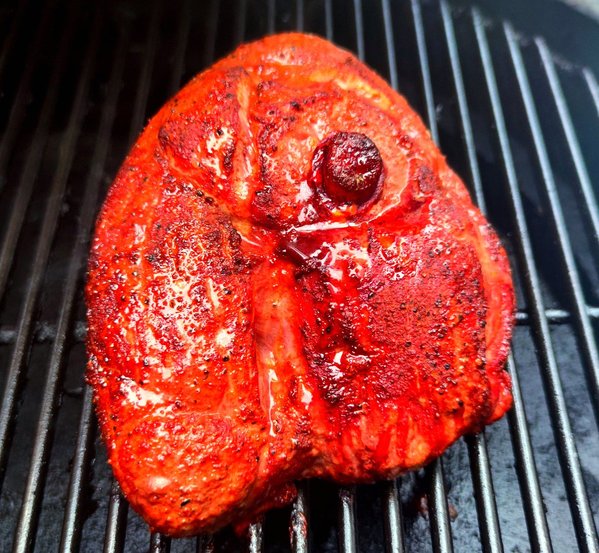 Normally I'm not really a leg man.....but today there is a bit of a battle going on at #smokinyankees HQ between Peppa pig and lamb chop!! Rubbed for your pleasure with a slightly varied mixture of <a href="/OakridgeBBQ/">Oakridge BBQ</a> and smoked over beechwood on my <a href="/officialprimo/">Primo Ceramic Grills</a> 400xl.