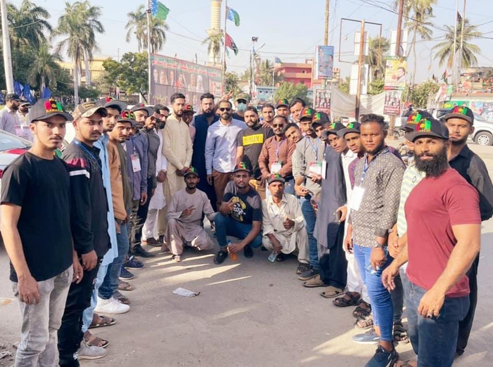 Hshazilshabbir's tweet photo. #PYO #PS_107 Jiyalas #Group_Picture with @FazalBaloch125 (GS PYO District South) and #Wazeer_Lala (Coordination Secretary PYO District South) Opposite Pakistan Peoples Party - PPP Peoples Secretariat at Duty Point
@BBhuttoZardari
@MediaCellPPP https://t.co/e7uWKLLzjt