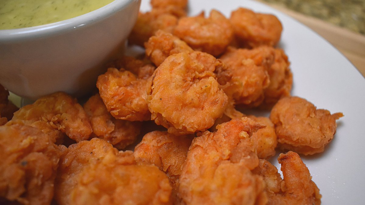 kitchenandvibes's tweet photo. What's your favorite shrimp dish?!🔥 #friedshrimp #crispyshrimp

Recipe: https://t.co/91ZI7F0VDR https://t.co/jSpS3bYYUl