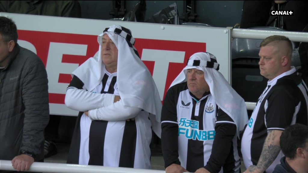 FB6Tx9GXoAUpZF8?format=jpg&name=medium