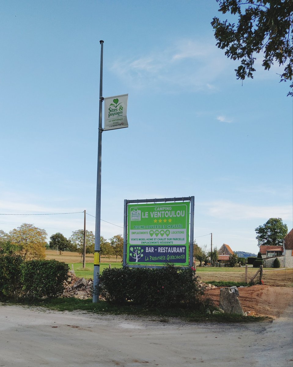 Pas de doute, nous sommes bien dans un #camping #sitesetpaysages 😉. Les propriétaires se réunissent peu à peu pour démarrer la visite du camping <a href="/LeVentoulou/">Camping Le Ventoulou</a> .

#sitesetpaysages #connectesalanature #connectesaucongres
