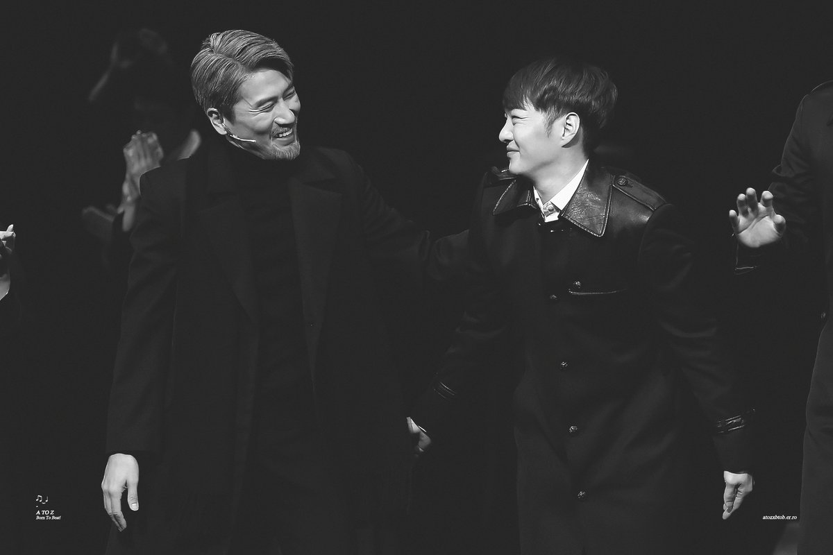atozXbtob's tweet photo. - 할아버지! 이것 좀 보세요. 아빠가 넥타이 매는 법 알려줬어요!
- 자, 보자. 멋있다!

https://t.co/ve9mPqvd9a
https://t.co/XNXG5wCMaN
https://t.co/zS4uVO4y3r

211017 뮤지컬 다윈 영의 악의 기원 커튼콜
다윈 영 | #비투비 #창섭 #이창섭(@LeeCS_BTOB)
With
러너 영 | #최인형 https://t.co/GnIN56tKJU