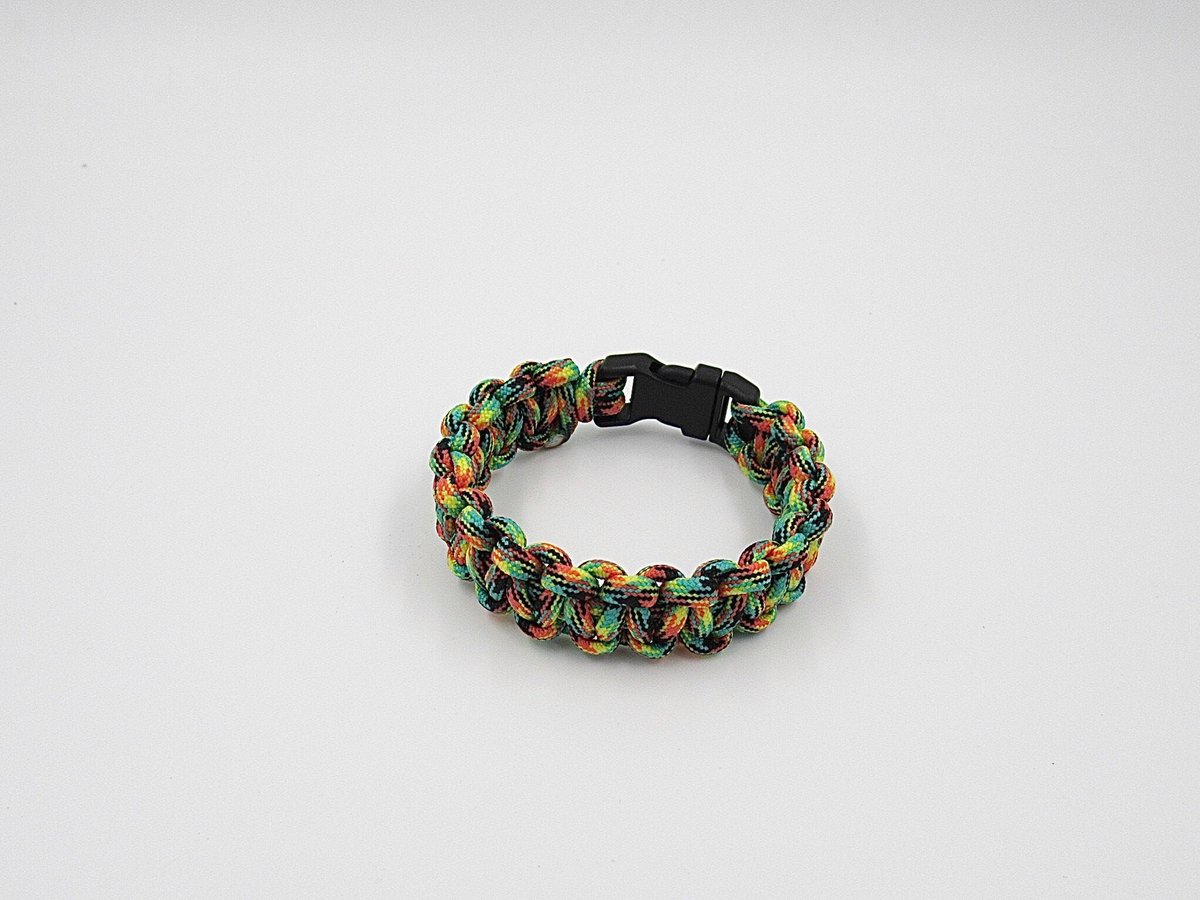 This Colours of Jamaica Macrame Bracelet is so colourful it could be a great accessory to match with lots of outfits.
etsy.me/3aIPNmm
#TMTinsta #ChristmasGift #chunkybracelet #coloursofJamaica