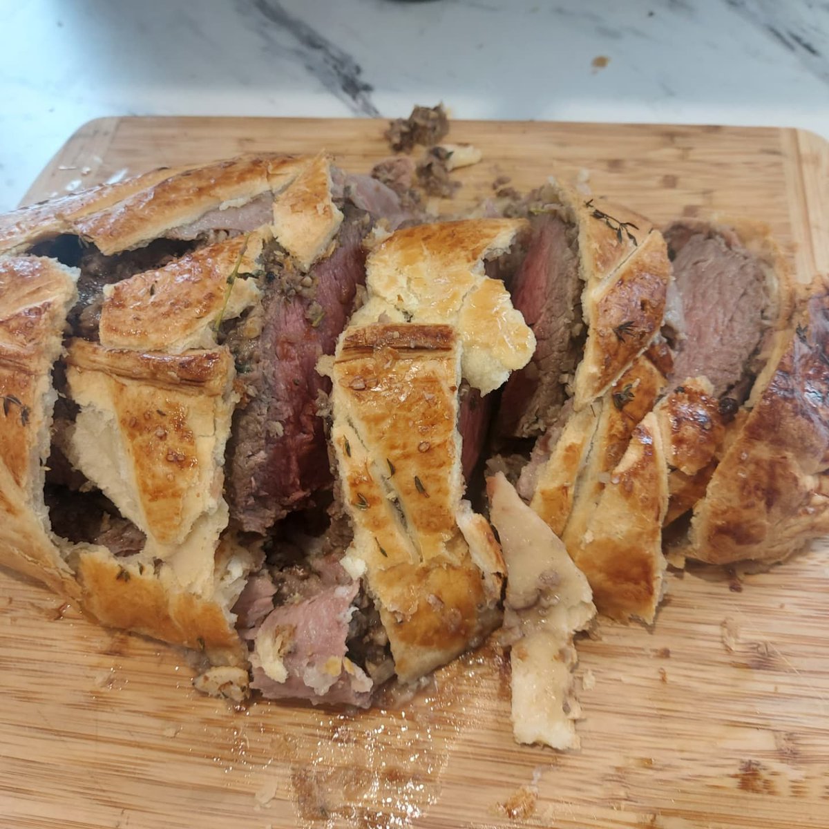 My first ever attempt at a beef Wellington... Followed Gordon Ramsay's Christmas Wellington on YouTube to make it. Pretty pleased with the end results. What do you think, @GordonRamsay ? https://t.co/maTm6ql27u