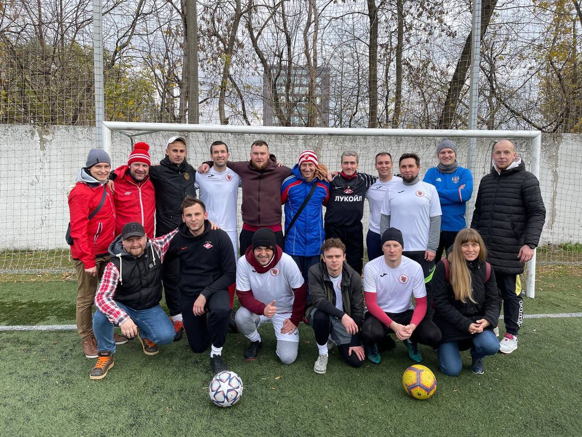 Питерские кб закончили выступления на XIV Кубке Памяти 20.Х.82 :)
Янги достойно отыграли турнир ультры, дойдя до 1/4.
КБП тоже не подкачал:)