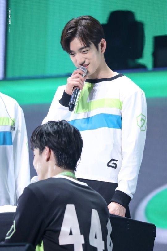 the gaze🥺 #jinyoung #jayb #뽐녕 #jjproject