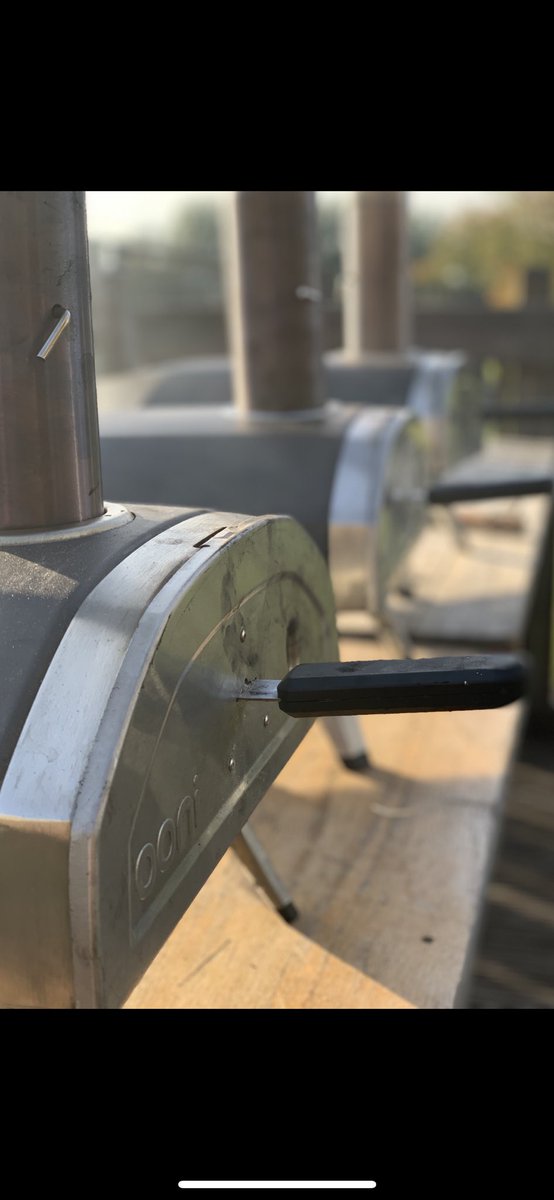 NathanSimms17's tweet image. The year 9 boarders had a fantastic evening creating and cooking fresh pizzas with Chef Jordan at Queen’s. Delicious! @chefJordanHH @Nickhowe64 @HhRgulley @HolroydHowe