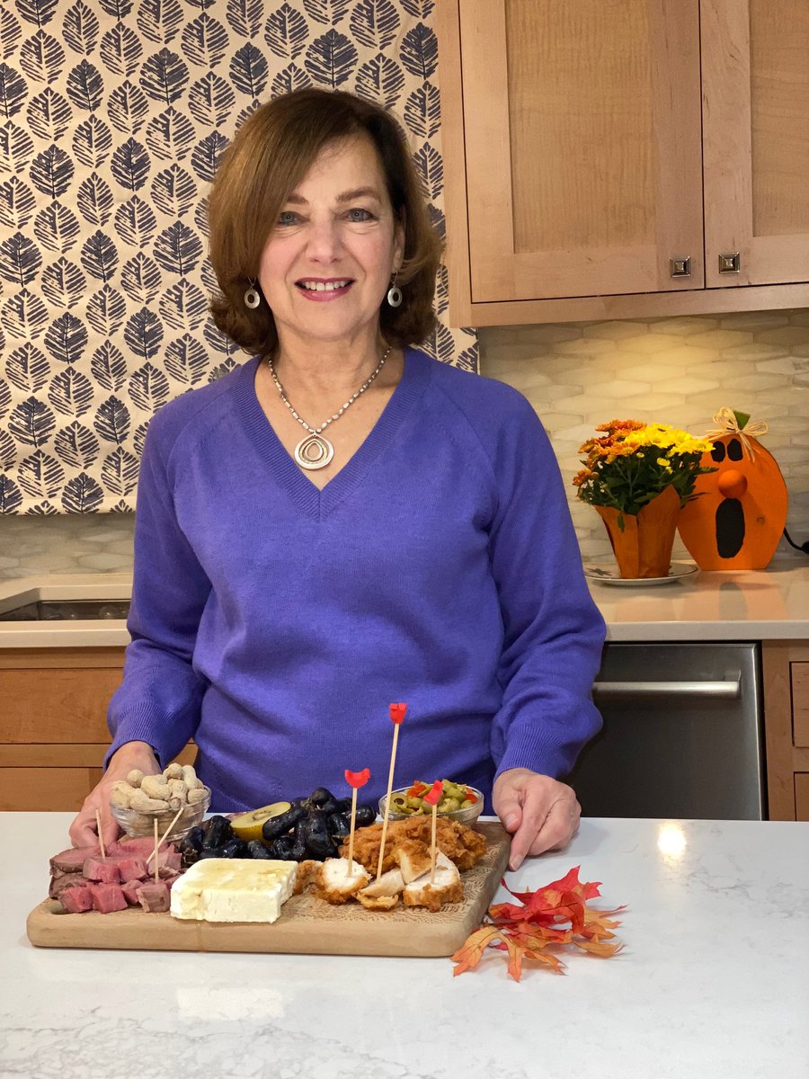 PalumboRD's tweet photo. The 5th annual #FNCEFriday hosted by @janicebissex was educational and a blast in which to participate! Thanks to Carr’s Crackers, @PeanutRD @NationalHoney @cabotcheese @chickencheck.in @MeatInstitute who sponsored this fun event and to @Robinsbite who shared her love of food. https://t.co/7eQ1PRmJ1x