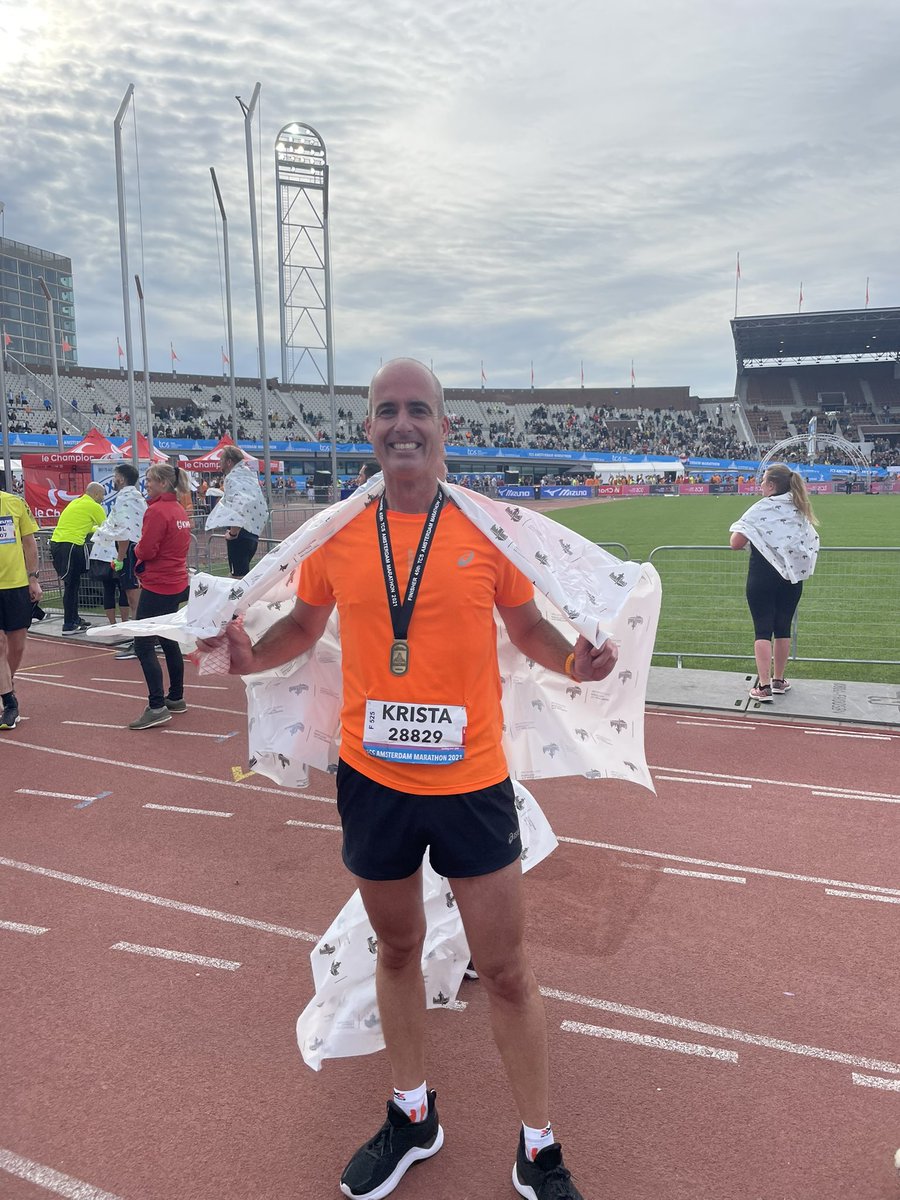 Was een pittige loop vandaag. Enorm blij met het resultaat (1:45:35). Vooral die opmerkingen van de toeschouwers over mijn startnummer. Geweldig 😂.