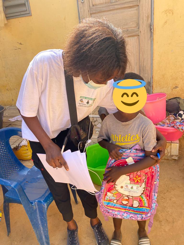 Niintche's tweet photo. #CampagneEducationPourTous 
Nous avons sillonné Podor et environ en passant par Gawlé Guédé village Diandane Dar El Barka pour distribuer au total 647 kits. L’initiative de @adjiboussodieng donne ainsi la chance  à 1100 élèves d’aller à l���école.Merci pour la générosité 🙏🏽 https://t.co/IOOFaPeBJh