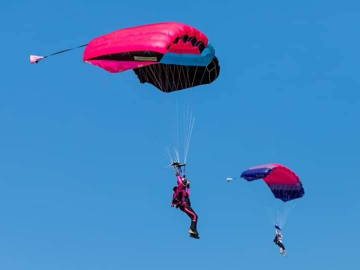 Dr_Teresa's tweet photo. 09-Oct-2021
Jumping my pink #Spectre150 for #TheRose and #BreastCancerAwareness. 🎗️🎗️🎗️

#JumpForTheRose https://t.co/hYNzH1Okng