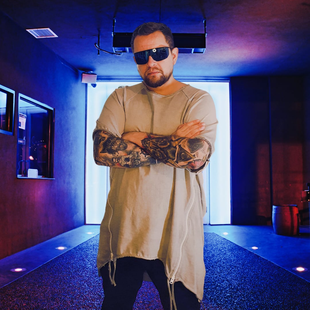EricTulca's tweet photo. Guess what is my new song about?

MÁS (esta noche) x 22.Oct.2021

#new #newsong #newrelease #release #cancion #music #musica #musicalatinaurbana #latinurban #musicproduction #musicislife #musicianlife #latino #hispanic 

@spotify @applemusic @youtube @amazonmusic @tiktok https://t.co/cZHiFSztSL