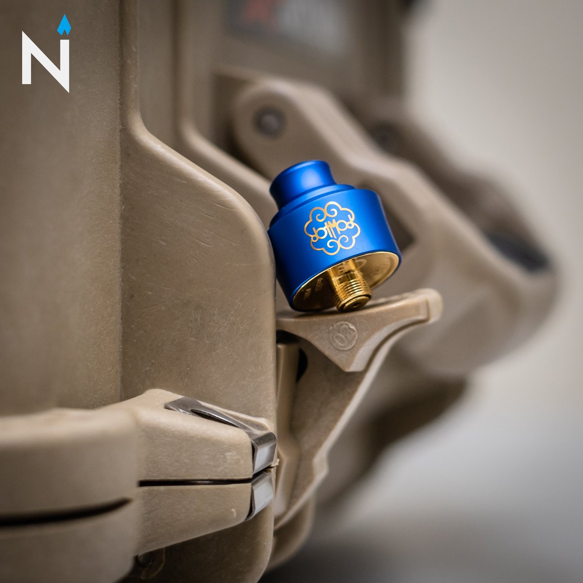 vapordna's tweet photo. The dotRDA is a 22mm wide, 22mm tall RDA that comes with a hard anodized aluminum top cap, as well as a frosted acrylic top cap!

Shop Here - https://t.co/4AePbY7MqU

#VaporDNA #VapeShops #DotMod #DotModDotRDA #DotRDA #Rebuildables #DripClub #DripLyfe #SubohmVaping #Vape https://t.co/JhIkU7f5RX