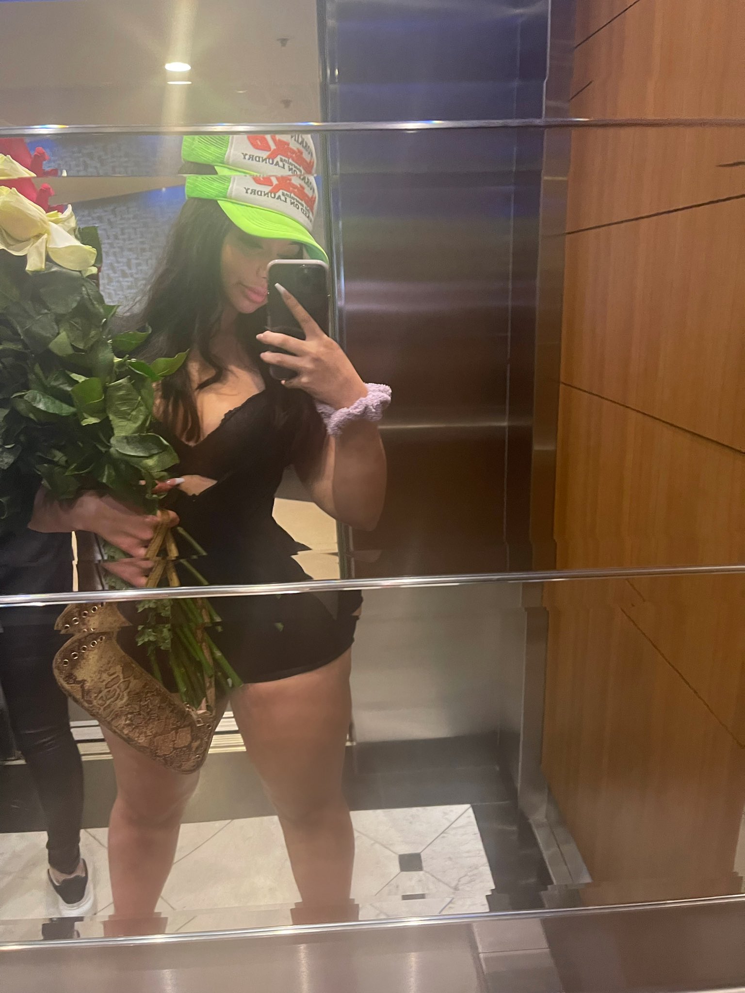 Amberny on Twitter: "Drunk n I stole this hat 🧢 https://t.co/RNYGhyqfQj