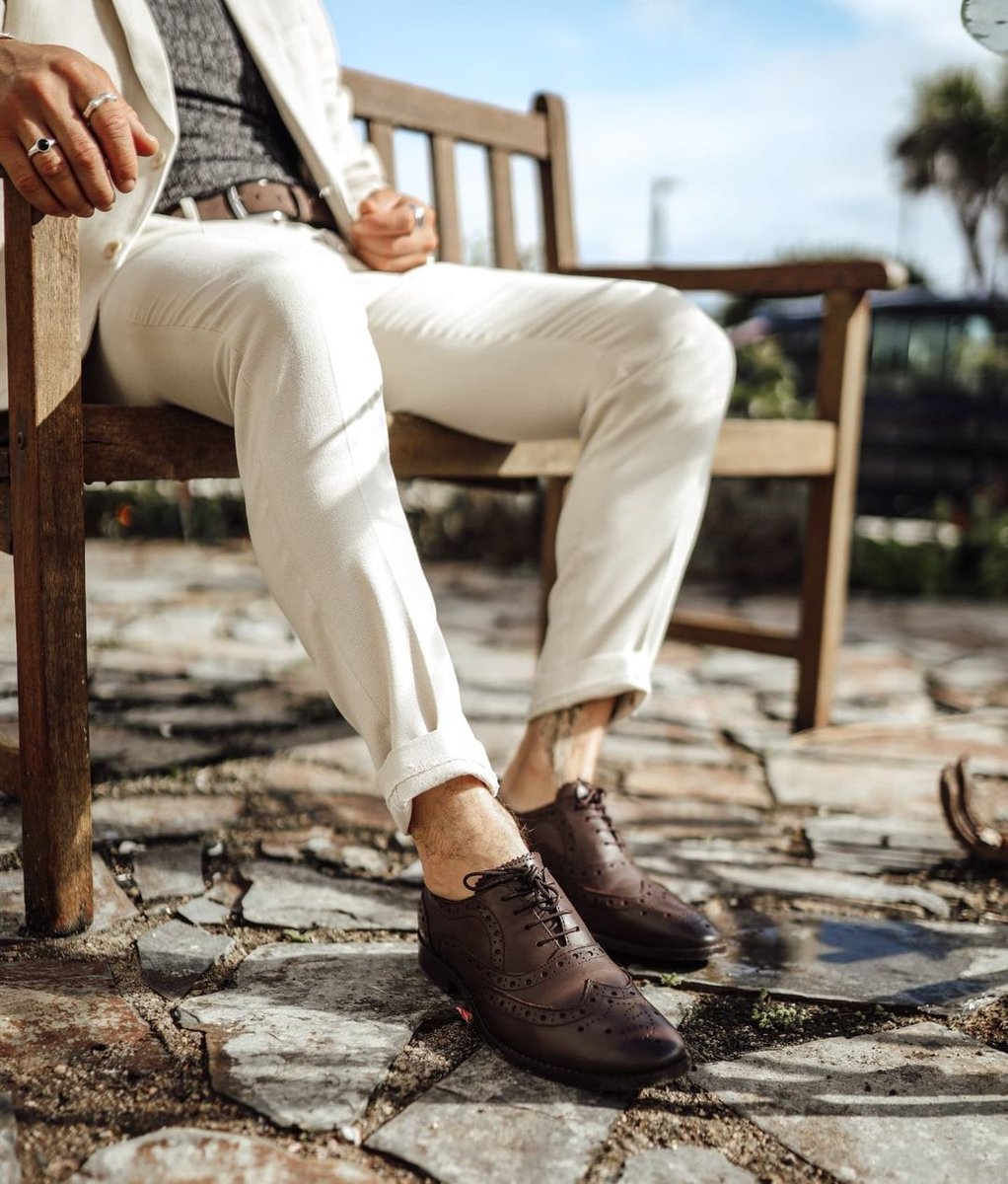 GoodwinSmithUK's tweet photo. Back to office inspo 🔥

🔗 MENS OLIVER BROWN OXFORD BROGUE
📸 @frknusnmz

https://t.co/Au3eO8sYJk

#menswear #mensfashion  #Ootdfashion #Menstrends #Menstyle
#Menswear #Menfashionview #Minimalfashion https://t.co/9ALn0cTW6R