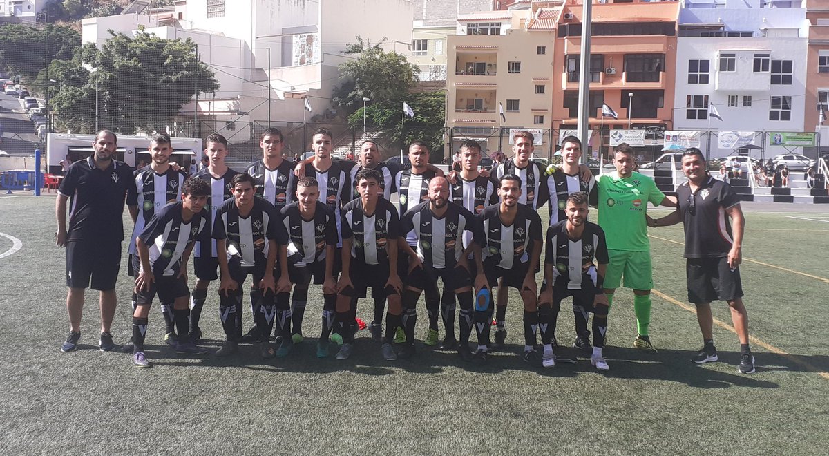 Valleseco_SD's tweet photo. FINAL VALLESECO 
Primera interinsular 
Regional 2 - @AtlRestinga 2
#somosValleseco
#primeraInterinsular 
#juntosSomosMasFuertes💪 https://t.co/H9hCoqYIjQ